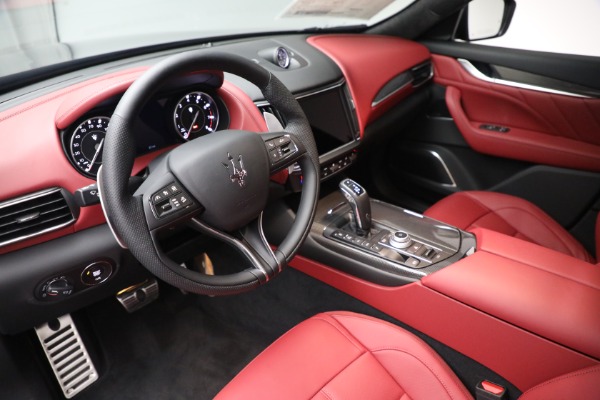 New 2022 Maserati Levante Modena for sale $114,275 at Alfa Romeo of Greenwich in Greenwich CT 06830 13
