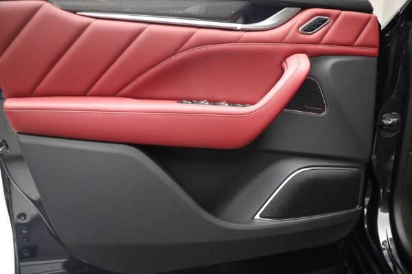 New 2022 Maserati Levante Modena for sale $114,275 at Alfa Romeo of Greenwich in Greenwich CT 06830 17