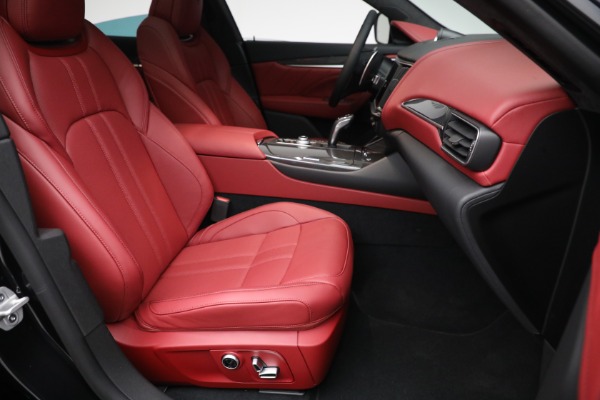 New 2022 Maserati Levante Modena for sale $114,275 at Alfa Romeo of Greenwich in Greenwich CT 06830 21