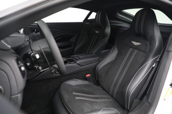 New 2022 Aston Martin Vantage Coupe for sale $185,716 at Alfa Romeo of Greenwich in Greenwich CT 06830 15