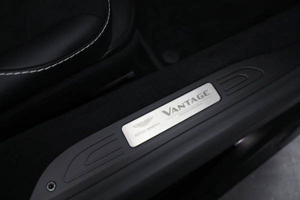 New 2022 Aston Martin Vantage Coupe for sale $185,716 at Alfa Romeo of Greenwich in Greenwich CT 06830 18