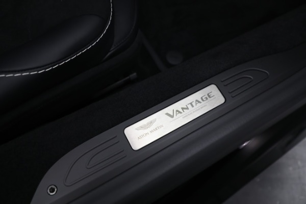 Used 2022 Aston Martin Vantage Coupe for sale $169,900 at Alfa Romeo of Greenwich in Greenwich CT 06830 18