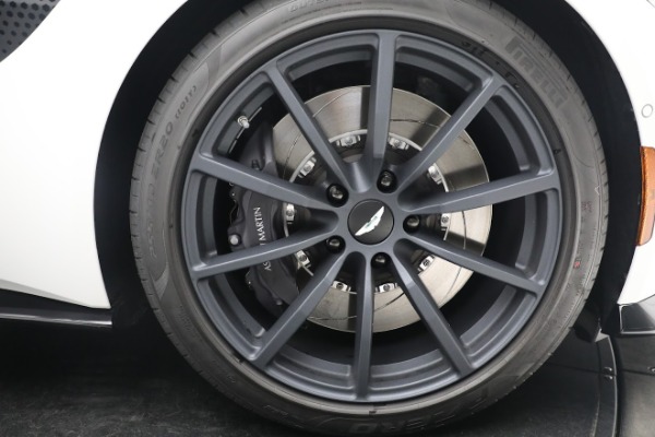 New 2022 Aston Martin Vantage Coupe for sale $185,716 at Alfa Romeo of Greenwich in Greenwich CT 06830 25