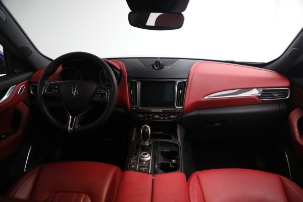 Used 2017 Maserati Levante for sale $54,900 at Alfa Romeo of Greenwich in Greenwich CT 06830 17
