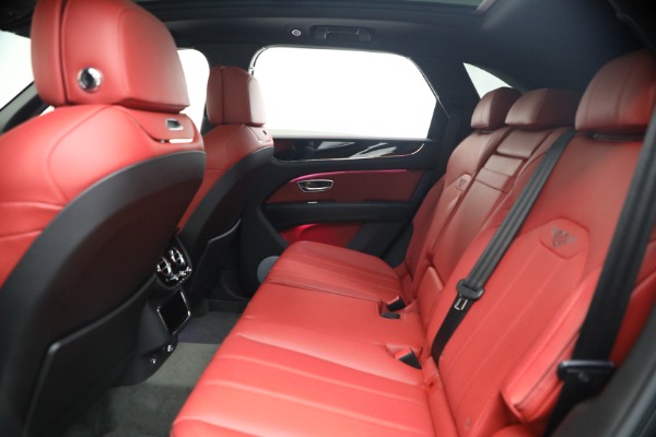 Used 2022 Bentley Bentayga V8 for sale $137,900 at Alfa Romeo of Greenwich in Greenwich CT 06830 23