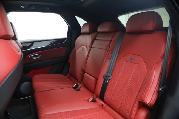 Used 2022 Bentley Bentayga V8 for sale $137,900 at Alfa Romeo of Greenwich in Greenwich CT 06830 24