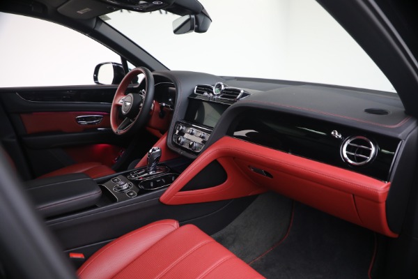 Used 2022 Bentley Bentayga V8 for sale $137,900 at Alfa Romeo of Greenwich in Greenwich CT 06830 26