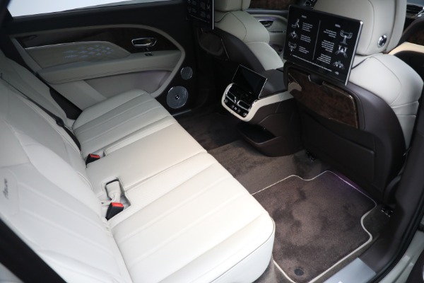 New 2023 Bentley Bentayga EWB Azure for sale $302,995 at Alfa Romeo of Greenwich in Greenwich CT 06830 24