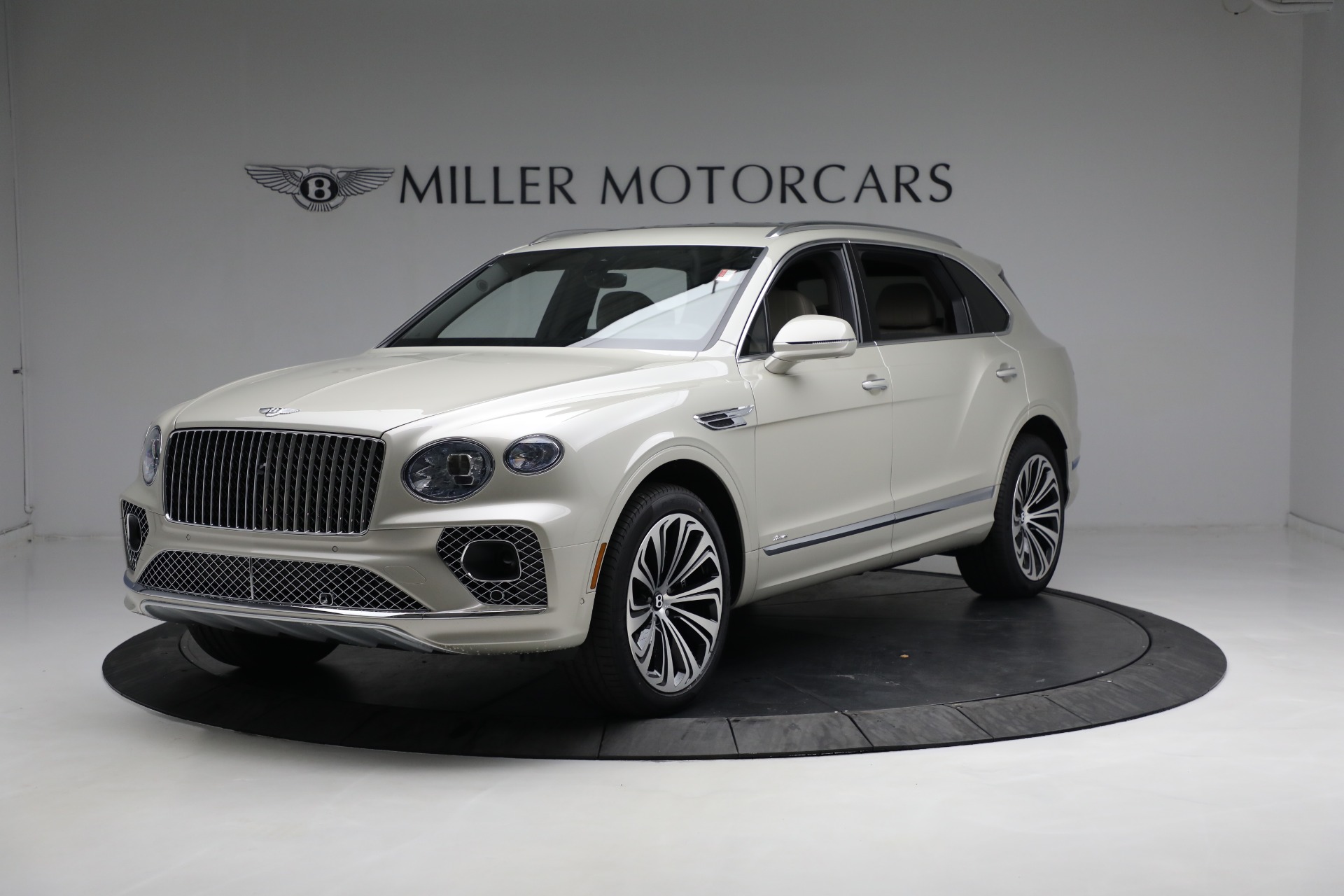 New 2023 Bentley Bentayga EWB Azure for sale $302,995 at Alfa Romeo of Greenwich in Greenwich CT 06830 1