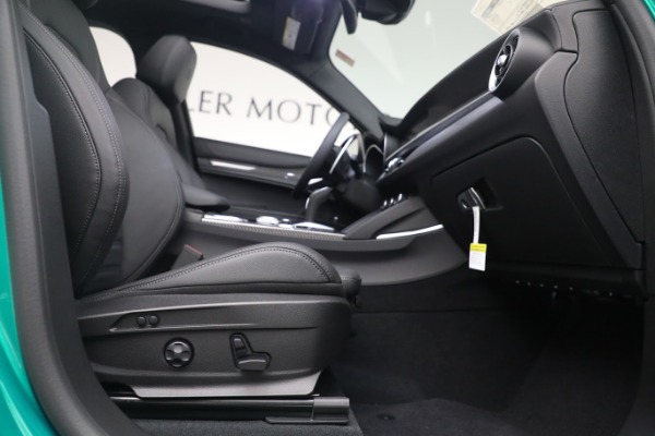 New 2022 Alfa Romeo Stelvio Quadrifoglio for sale $79,290 at Alfa Romeo of Greenwich in Greenwich CT 06830 17
