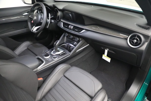 New 2022 Alfa Romeo Stelvio Quadrifoglio for sale $79,290 at Alfa Romeo of Greenwich in Greenwich CT 06830 18