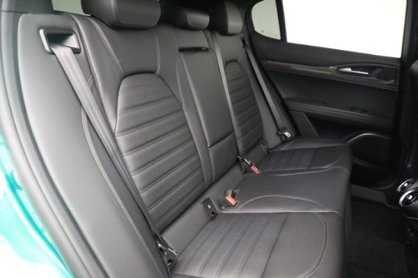 New 2022 Alfa Romeo Stelvio Quadrifoglio for sale $79,290 at Alfa Romeo of Greenwich in Greenwich CT 06830 26