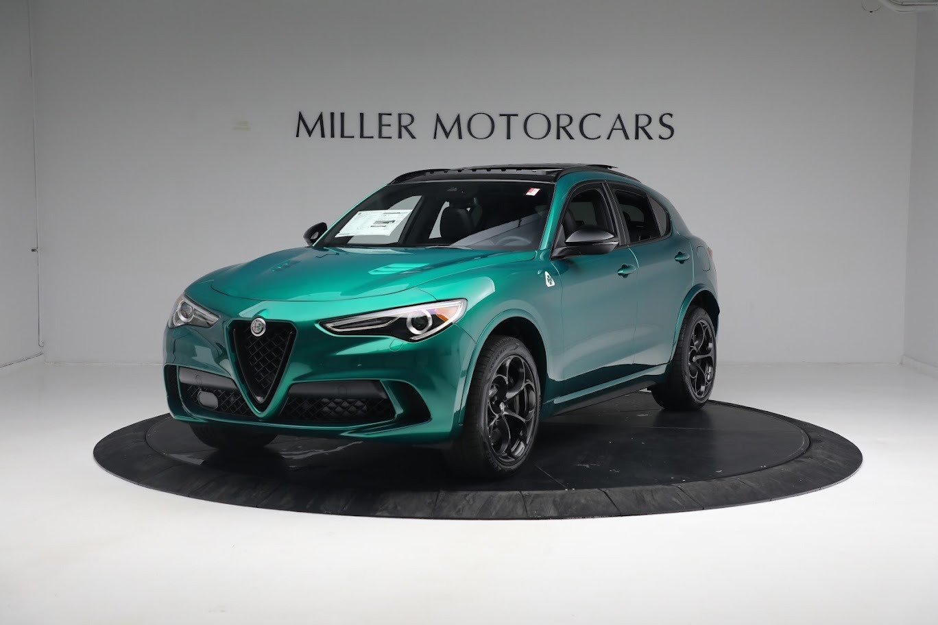 New 2022 Alfa Romeo Stelvio Quadrifoglio for sale $79,290 at Alfa Romeo of Greenwich in Greenwich CT 06830 1