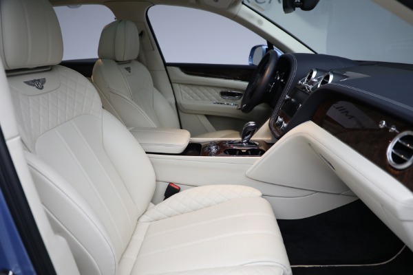 Used 2018 Bentley Bentayga W12 Signature for sale $129,900 at Alfa Romeo of Greenwich in Greenwich CT 06830 21