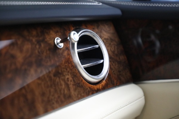 Used 2018 Bentley Bentayga W12 Signature for sale $129,900 at Alfa Romeo of Greenwich in Greenwich CT 06830 23