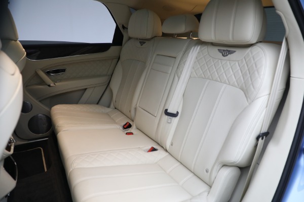 Used 2018 Bentley Bentayga W12 Signature for sale $129,900 at Alfa Romeo of Greenwich in Greenwich CT 06830 26