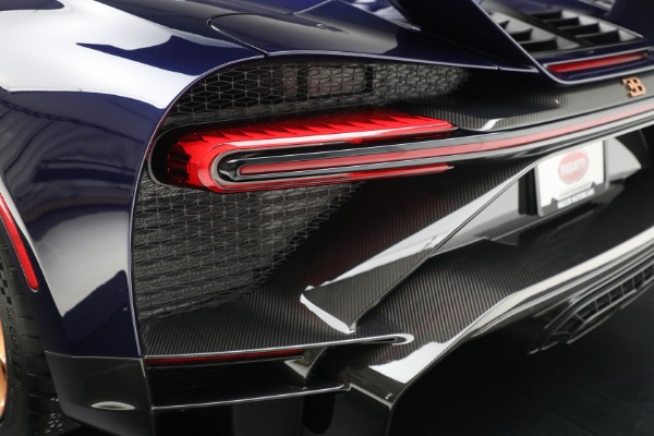 Used 2021 Bugatti Chiron Pur Sport for sale Sold at Alfa Romeo of Greenwich in Greenwich CT 06830 13