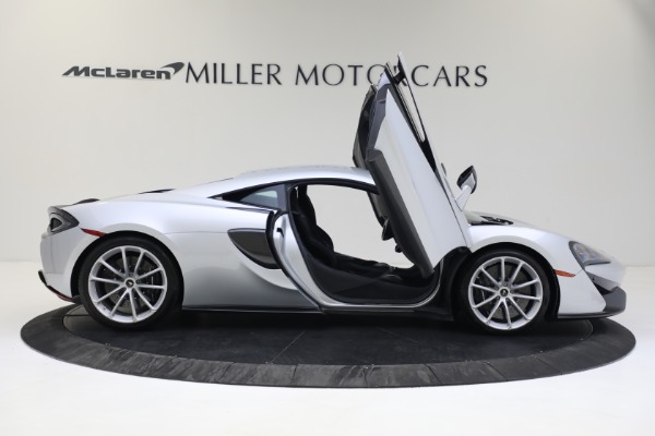 Used 2019 McLaren 570S for sale $187,900 at Alfa Romeo of Greenwich in Greenwich CT 06830 21