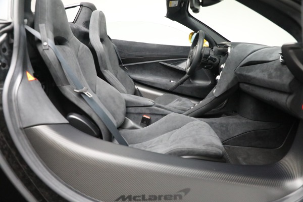 Used 2020 McLaren 720S Spider for sale $317,900 at Alfa Romeo of Greenwich in Greenwich CT 06830 27
