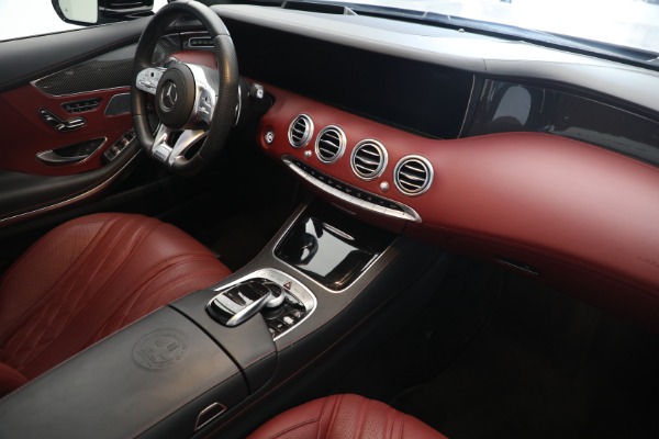 Used 2018 Mercedes-Benz S-Class AMG S 63 for sale $105,900 at Alfa Romeo of Greenwich in Greenwich CT 06830 17