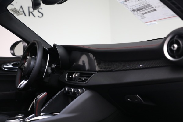 New 2023 Alfa Romeo Giulia Estrema for sale $55,610 at Alfa Romeo of Greenwich in Greenwich CT 06830 13
