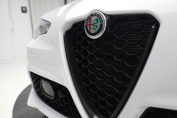 New 2023 Alfa Romeo Giulia Estrema for sale $55,610 at Alfa Romeo of Greenwich in Greenwich CT 06830 18