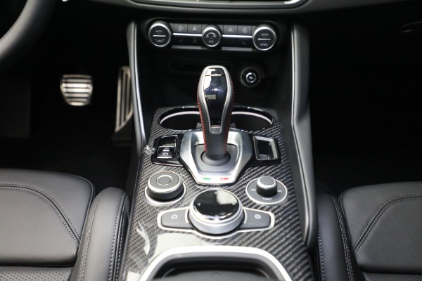 New 2023 Alfa Romeo Giulia Estrema for sale $55,610 at Alfa Romeo of Greenwich in Greenwich CT 06830 22