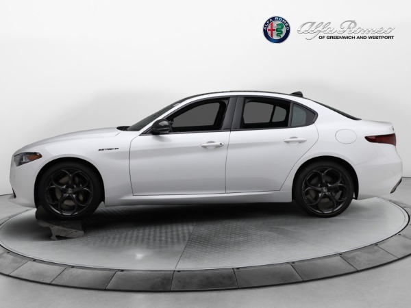 New 2023 Alfa Romeo Giulia Estrema for sale $55,610 at Alfa Romeo of Greenwich in Greenwich CT 06830 3