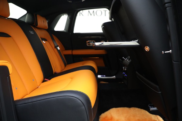 Used 2023 Rolls-Royce Black Badge Ghost for sale $319,900 at Alfa Romeo of Greenwich in Greenwich CT 06830 25