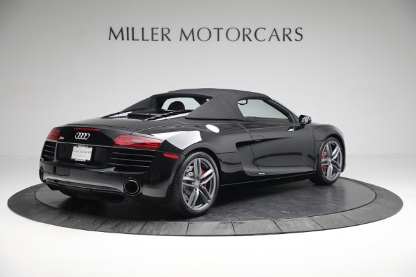 Used 2015 Audi R8 4.2 quattro Spyder for sale $109,900 at Alfa Romeo of Greenwich in Greenwich CT 06830 16