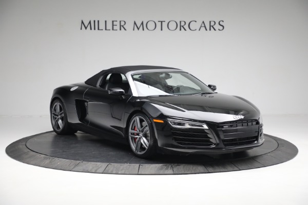 Used 2015 Audi R8 4.2 quattro Spyder for sale $109,900 at Alfa Romeo of Greenwich in Greenwich CT 06830 17