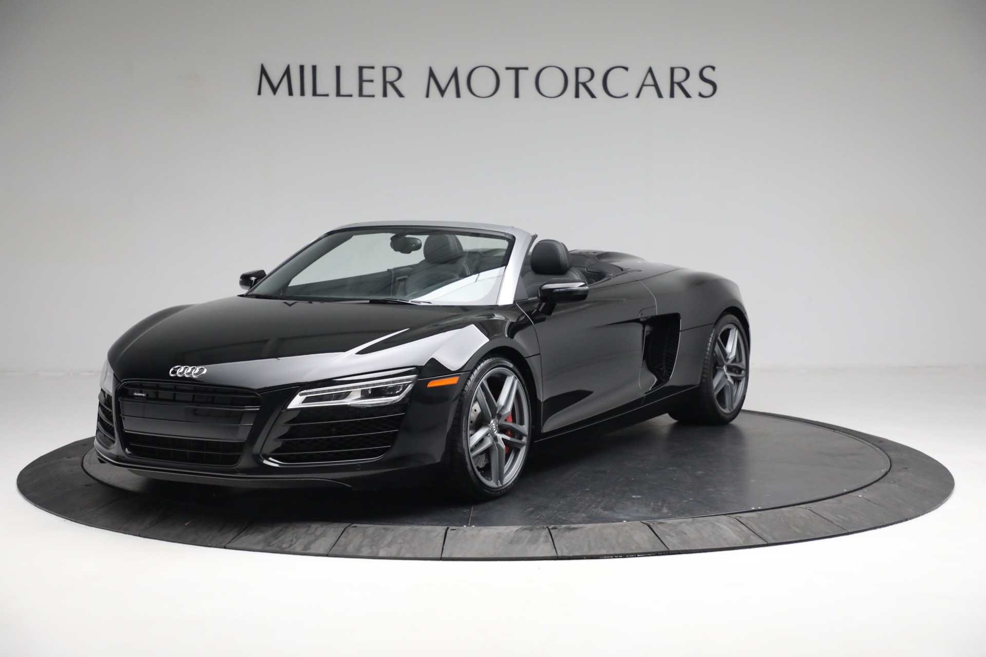 Used 2015 Audi R8 4.2 quattro Spyder for sale Sold at Alfa Romeo of Greenwich in Greenwich CT 06830 1
