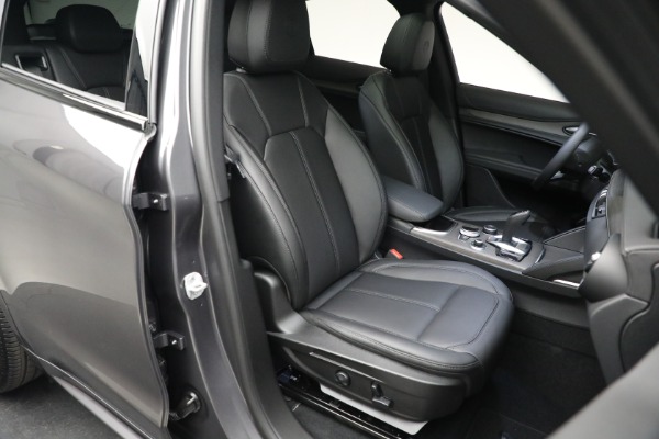 New 2023 Alfa Romeo Stelvio Ti for sale $55,655 at Alfa Romeo of Greenwich in Greenwich CT 06830 17