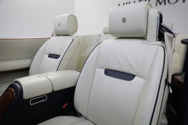 Used 2011 Rolls-Royce Phantom Drophead Coupe for sale $209,900 at Alfa Romeo of Greenwich in Greenwich CT 06830 22
