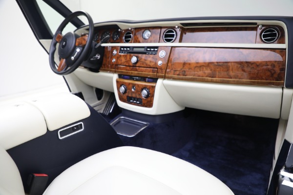 Used 2011 Rolls-Royce Phantom Drophead Coupe for sale Sold at Alfa Romeo of Greenwich in Greenwich CT 06830 24