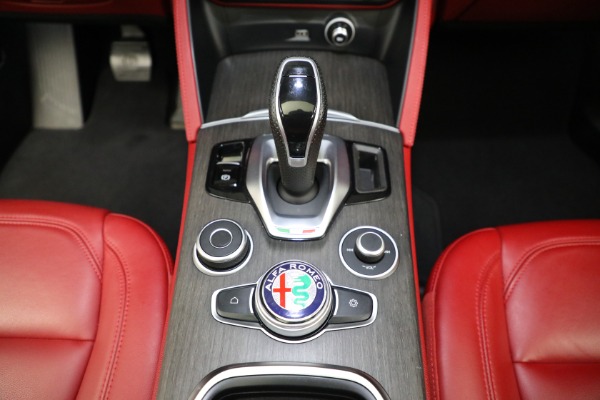 Used 2021 Alfa Romeo Stelvio TI for sale $42,900 at Alfa Romeo of Greenwich in Greenwich CT 06830 22