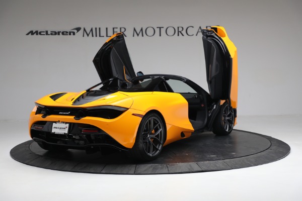 New 2022 McLaren 720S Spider Performance for sale $377,370 at Alfa Romeo of Greenwich in Greenwich CT 06830 17