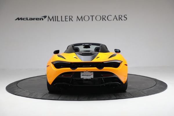 New 2022 McLaren 720S Spider Performance for sale $377,370 at Alfa Romeo of Greenwich in Greenwich CT 06830 5