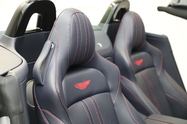 Used 2023 Aston Martin Vantage Roadster for sale $181,900 at Alfa Romeo of Greenwich in Greenwich CT 06830 23