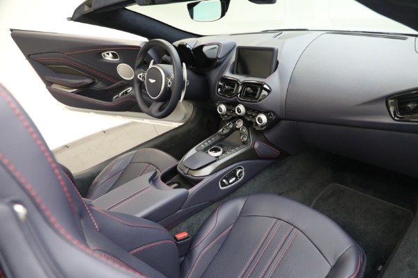 New 2023 Aston Martin Vantage for sale $213,186 at Alfa Romeo of Greenwich in Greenwich CT 06830 25