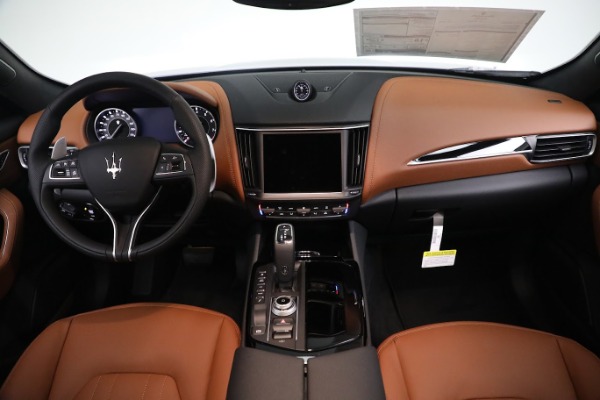 New 2023 Maserati Levante GT for sale $97,345 at Alfa Romeo of Greenwich in Greenwich CT 06830 24