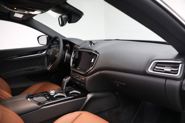 New 2023 Maserati Ghibli Modena Q4 for sale $89,847 at Alfa Romeo of Greenwich in Greenwich CT 06830 23