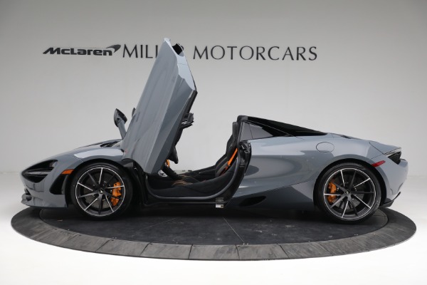 New 2022 McLaren 720S Spider Performance for sale $393,270 at Alfa Romeo of Greenwich in Greenwich CT 06830 11