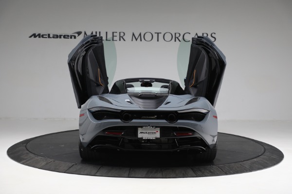 New 2022 McLaren 720S Spider Performance for sale $393,270 at Alfa Romeo of Greenwich in Greenwich CT 06830 13