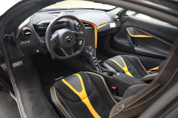New 2022 McLaren 720S Spider Performance for sale $393,270 at Alfa Romeo of Greenwich in Greenwich CT 06830 17