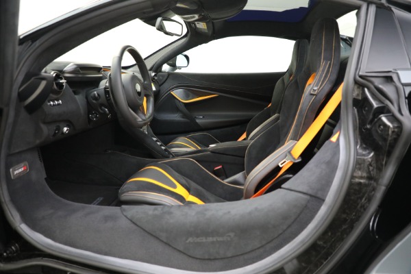 New 2022 McLaren 720S Spider Performance for sale $393,270 at Alfa Romeo of Greenwich in Greenwich CT 06830 18