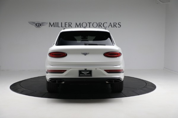 New 2023 Bentley Bentayga EWB V8 for sale $273,455 at Alfa Romeo of Greenwich in Greenwich CT 06830 10