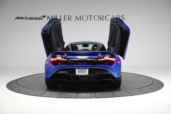 New 2023 McLaren 720S Spider Performance for sale $407,510 at Alfa Romeo of Greenwich in Greenwich CT 06830 20