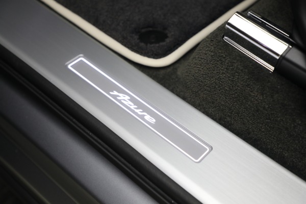 New 2023 Bentley Bentayga V8 Azure for sale Sold at Alfa Romeo of Greenwich in Greenwich CT 06830 15