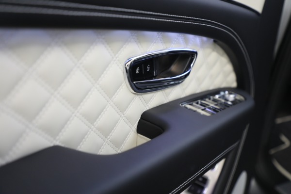New 2023 Bentley Bentayga V8 Azure for sale Sold at Alfa Romeo of Greenwich in Greenwich CT 06830 27